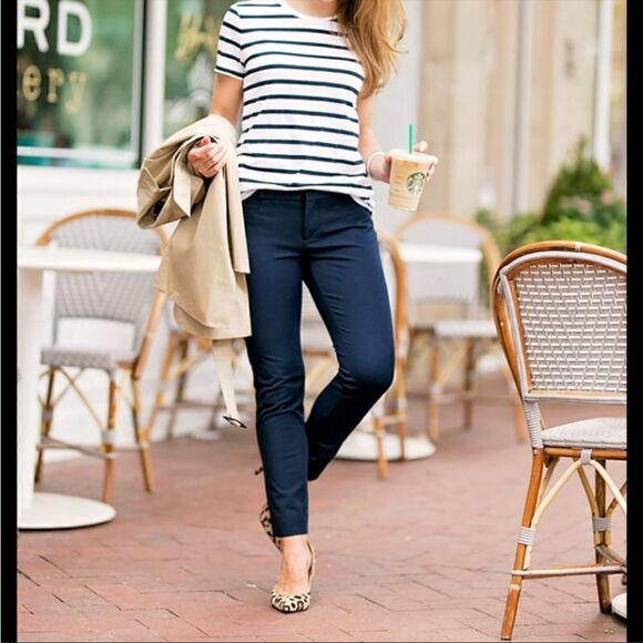 Banana Republic navy Sloan fit pants.  Size 2 - Picture 1 of 8